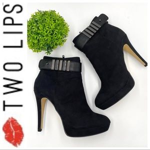 2 Lips Too | Black Ankle Bootie w/ Buckle Detail